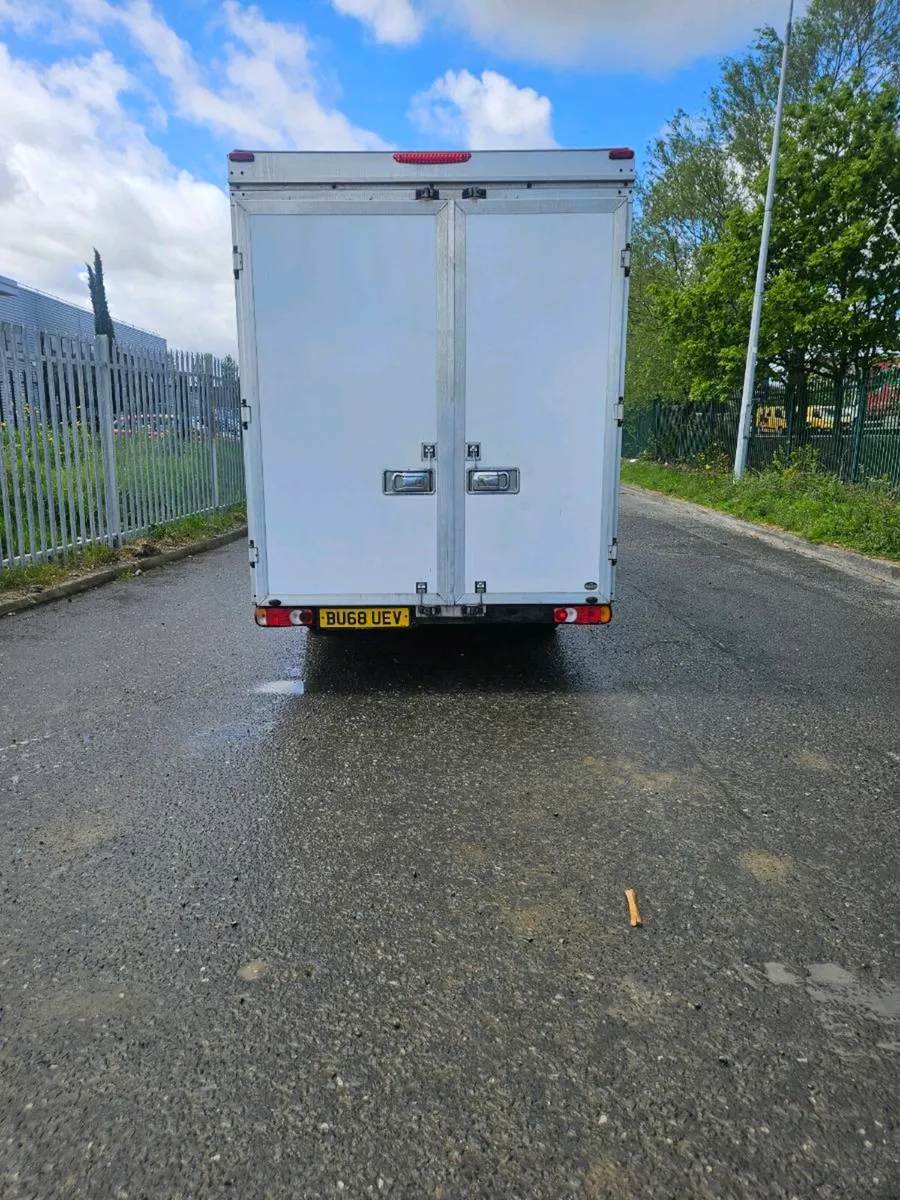 182 Renault master luton box van - Image 4