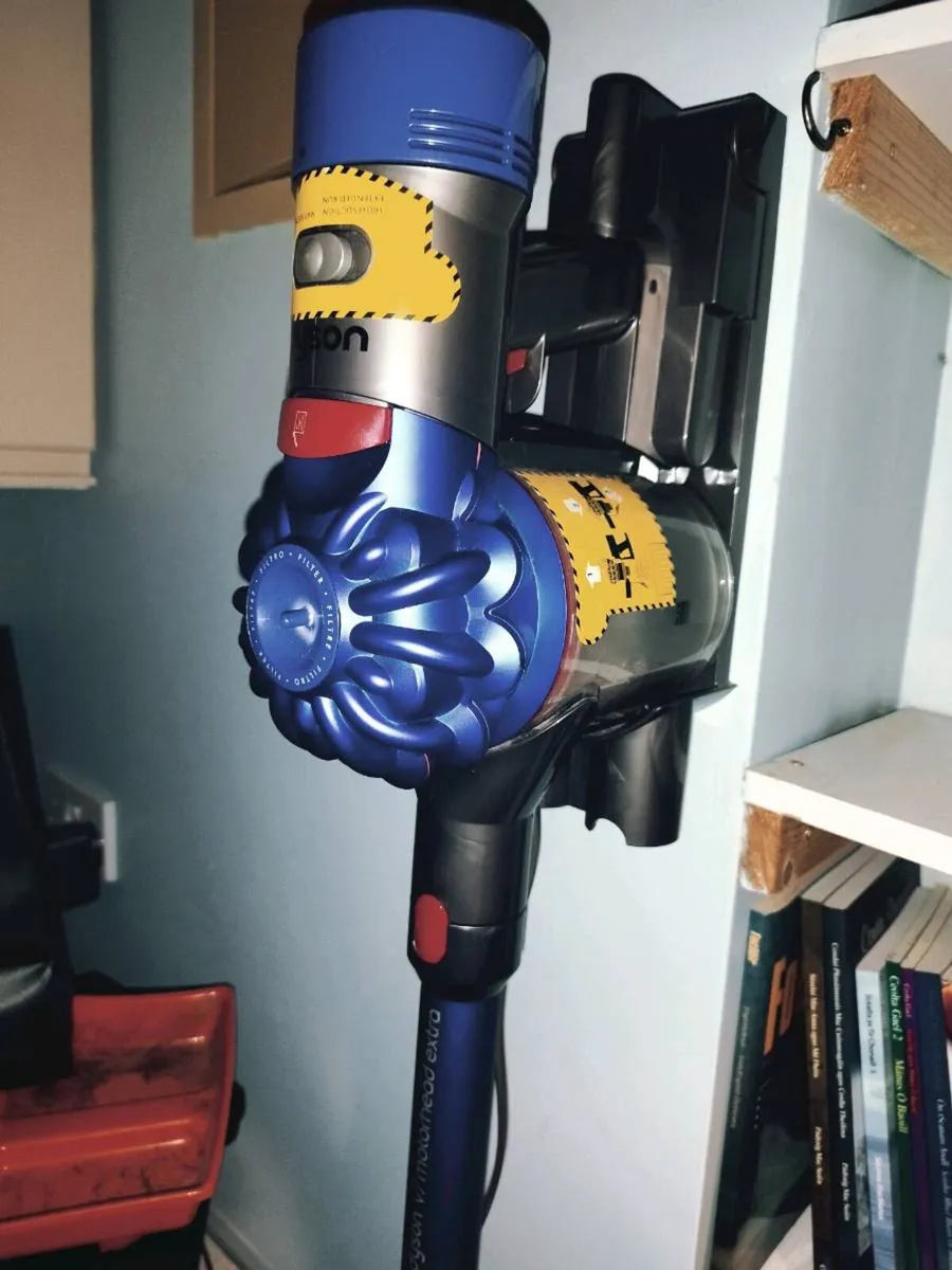 Dyson hoover like new all parts - Image 1
