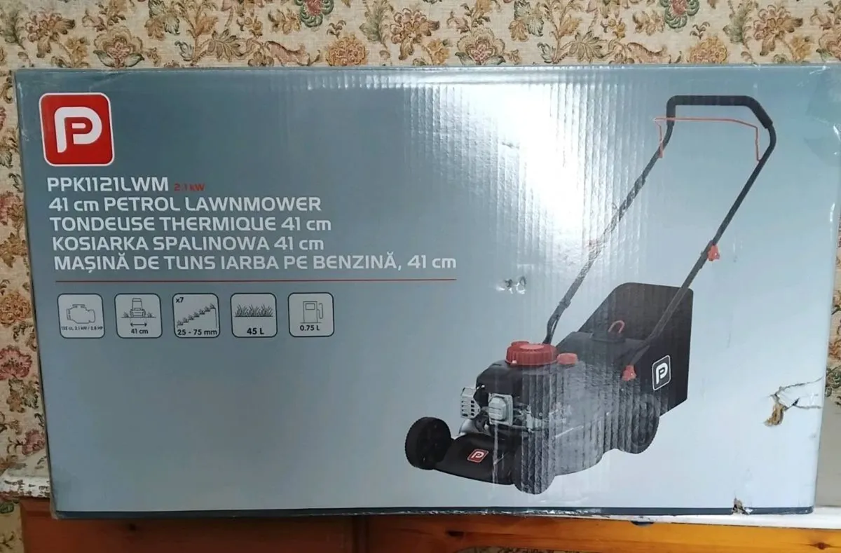 Petrol lawnmower brand new in box not used - Image 3