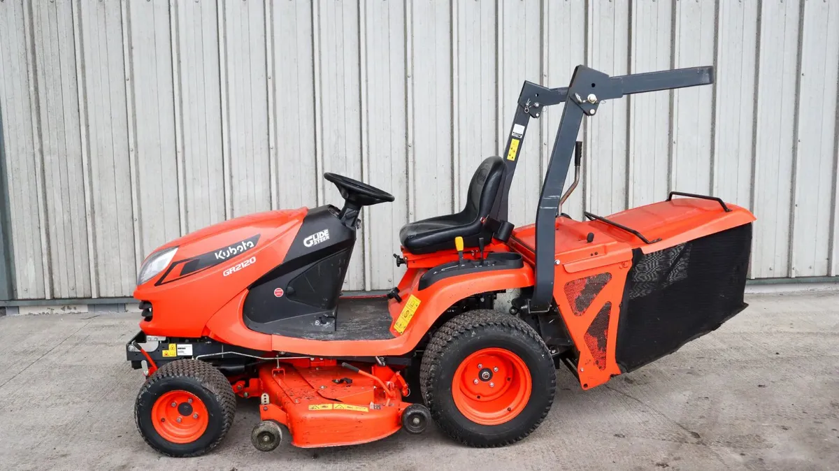 Used 2023 Kubota GR2120 Lawnmower - Image 2