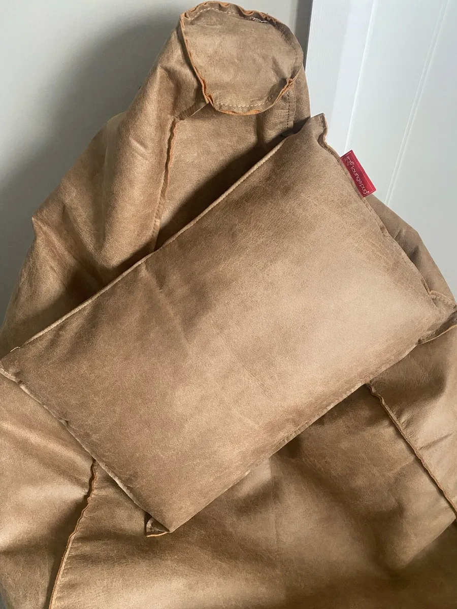 Lounge Pug Distressed Leather Bean Bag Chair - Image 4