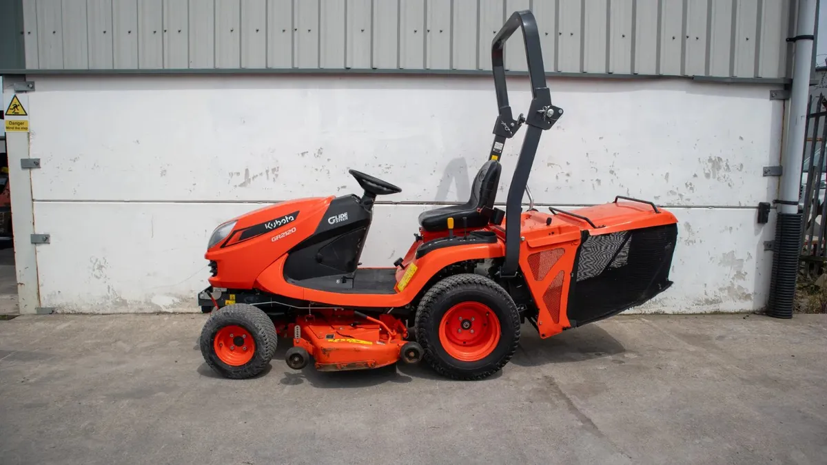 Used 2023 Kubota GR2120 Lawnmower - Image 3