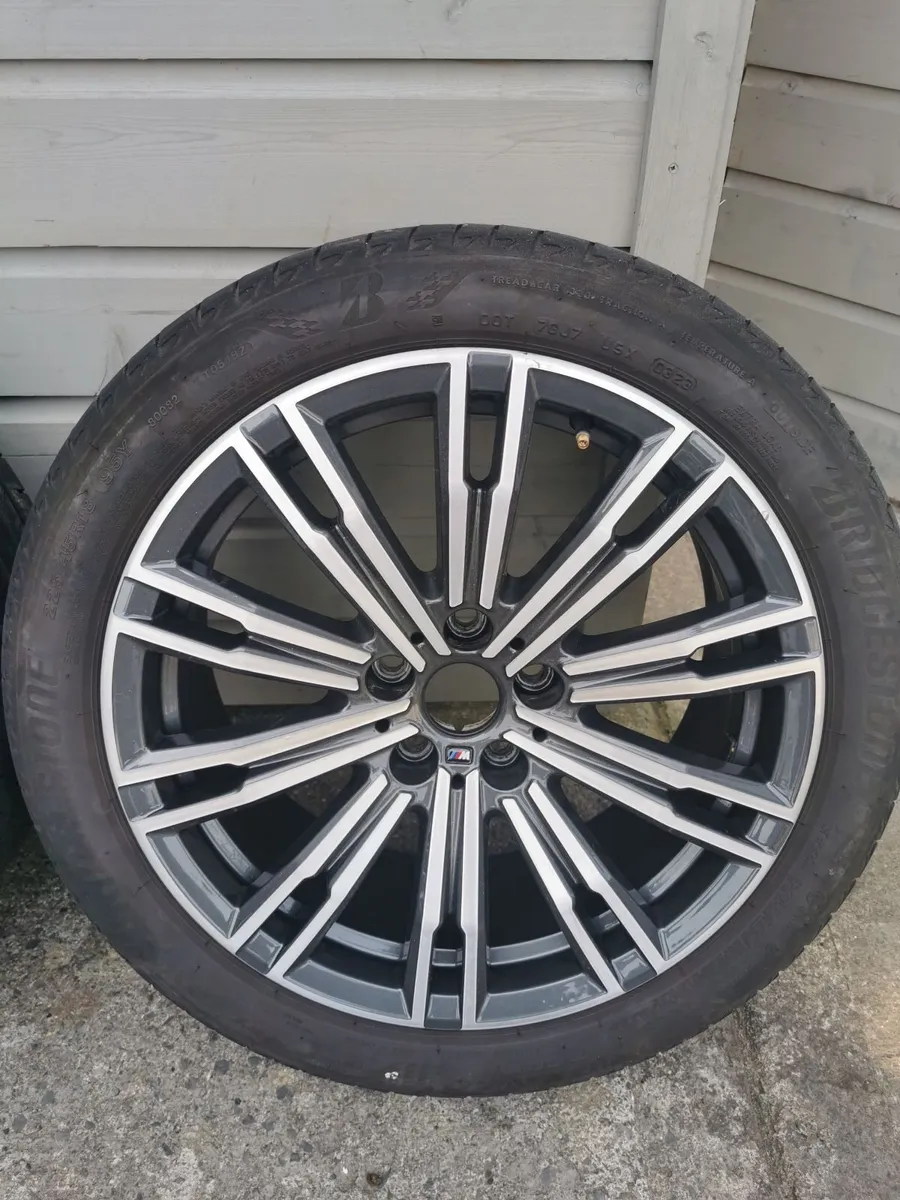 18" GENUINE OEM BMW WHEELS & TYRES - Image 2