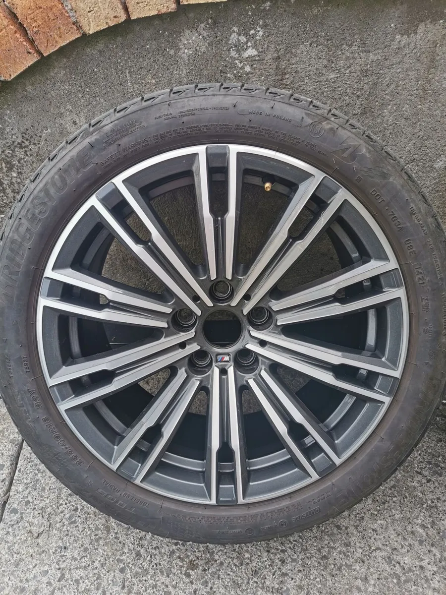 18" GENUINE OEM BMW WHEELS & TYRES - Image 3