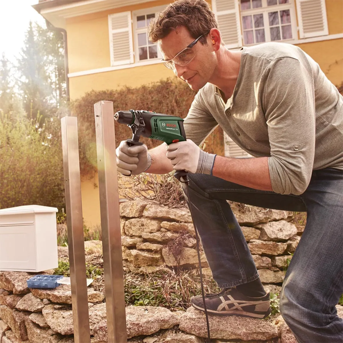 Bosch Universalimpact 730 Electric Hammer Drill W - Image 2