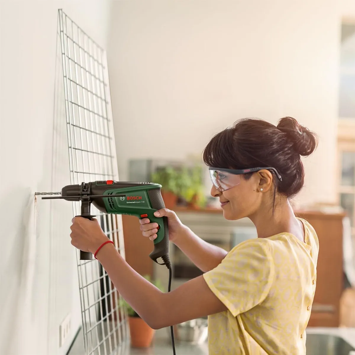 Bosch Universalimpact 730 Electric Hammer Drill W - Image 3