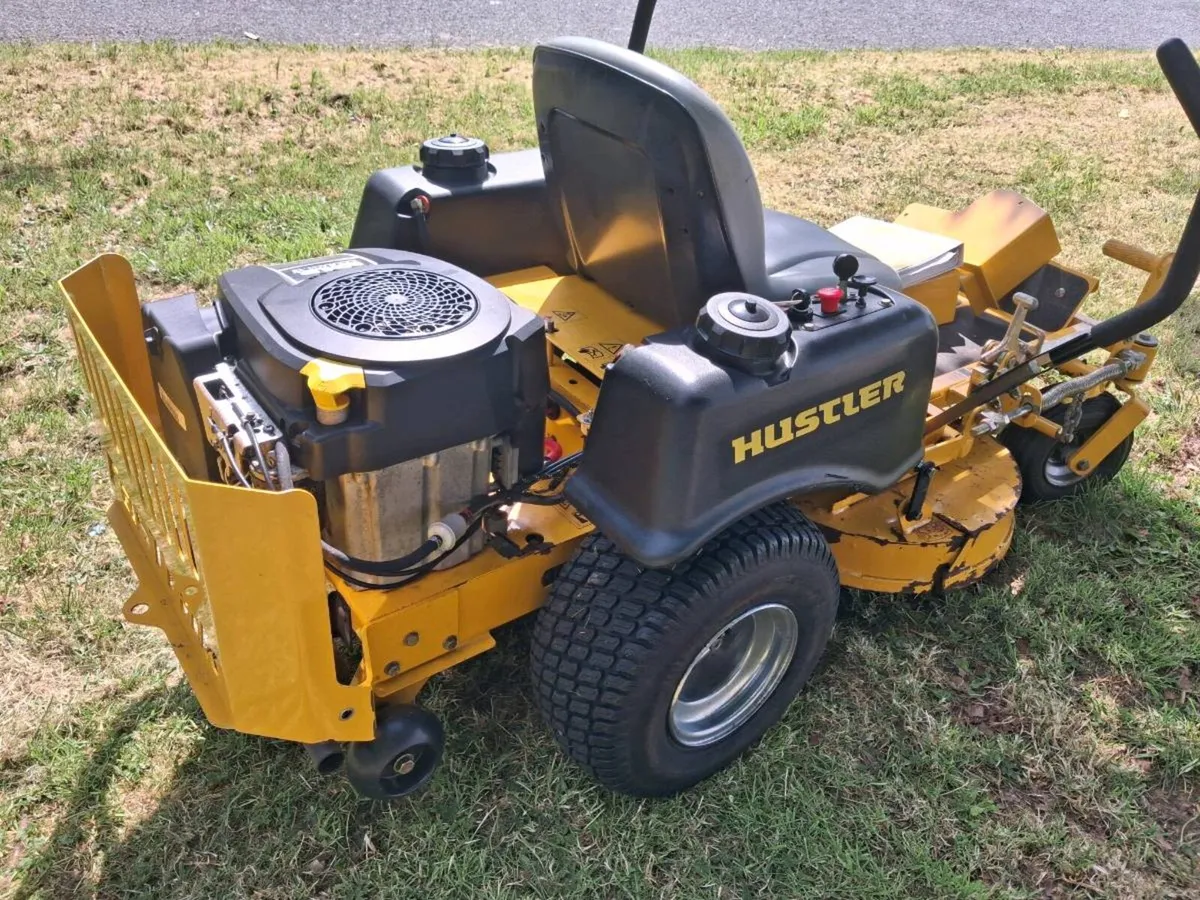 Hustler fastrack zeroturn - Image 4