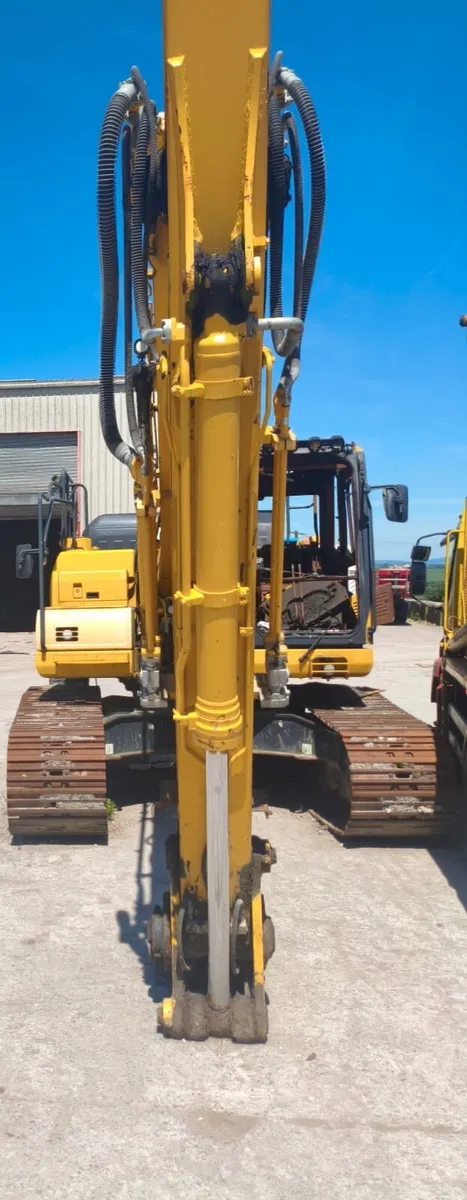 Excavator - Image 4