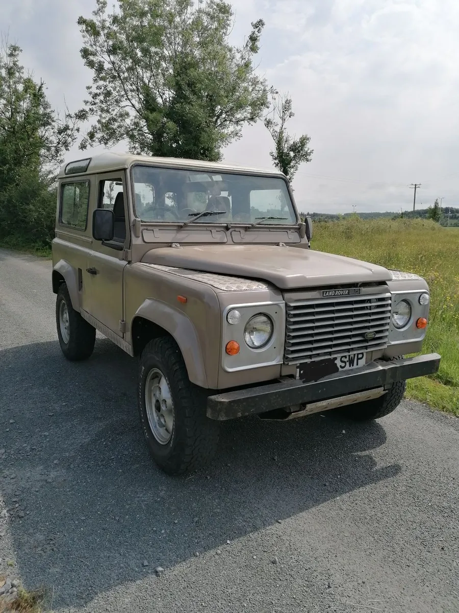 Land Rover - Image 1