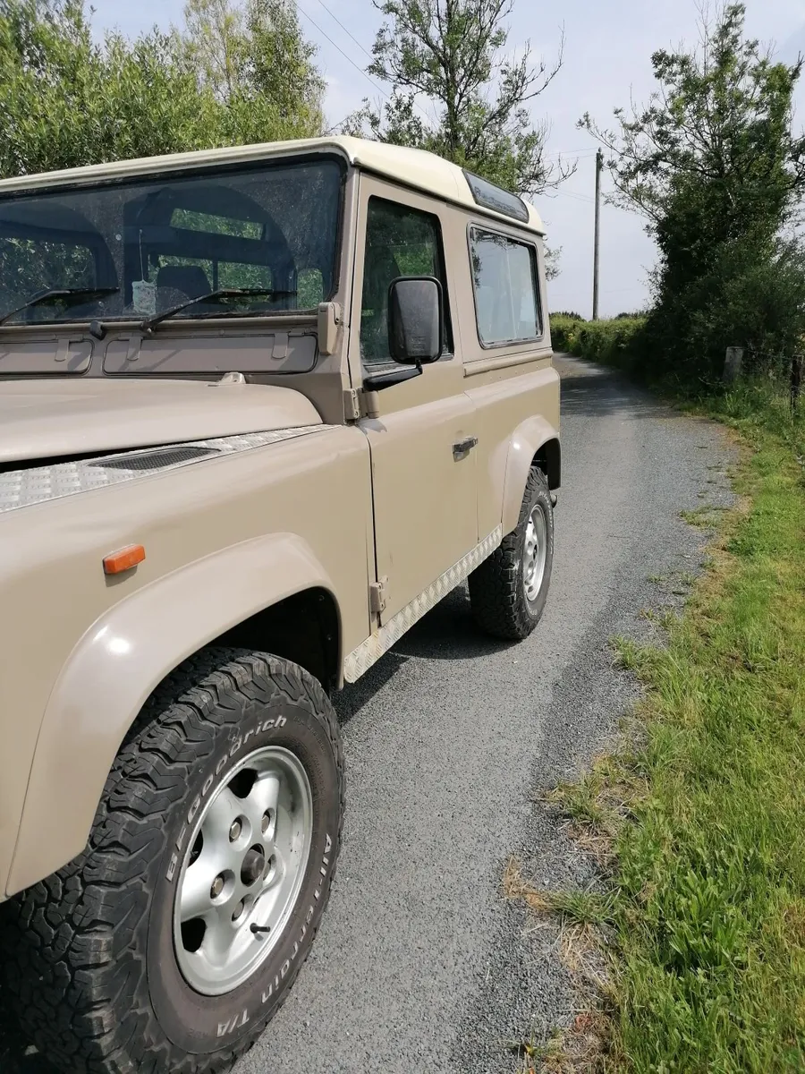 Land Rover - Image 3
