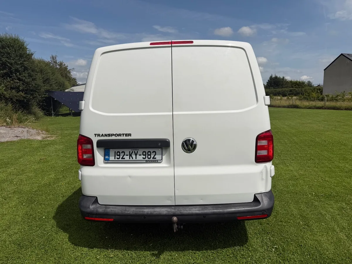 Volkswagen Transporter 2019 2.0TDI 102HP Manual - Image 3
