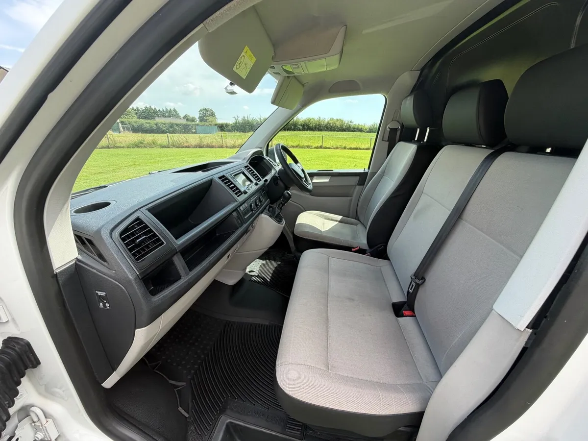 Volkswagen Transporter 2019 2.0TDI 102HP Manual - Image 1
