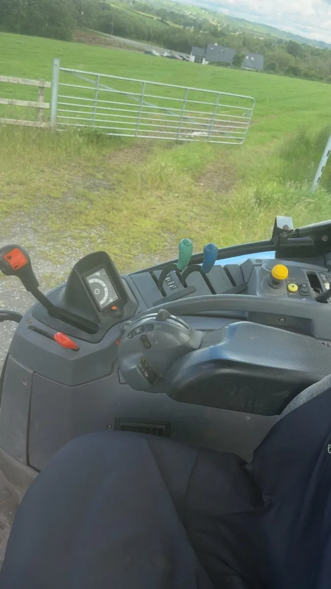 New Holland TS115A - Image 4