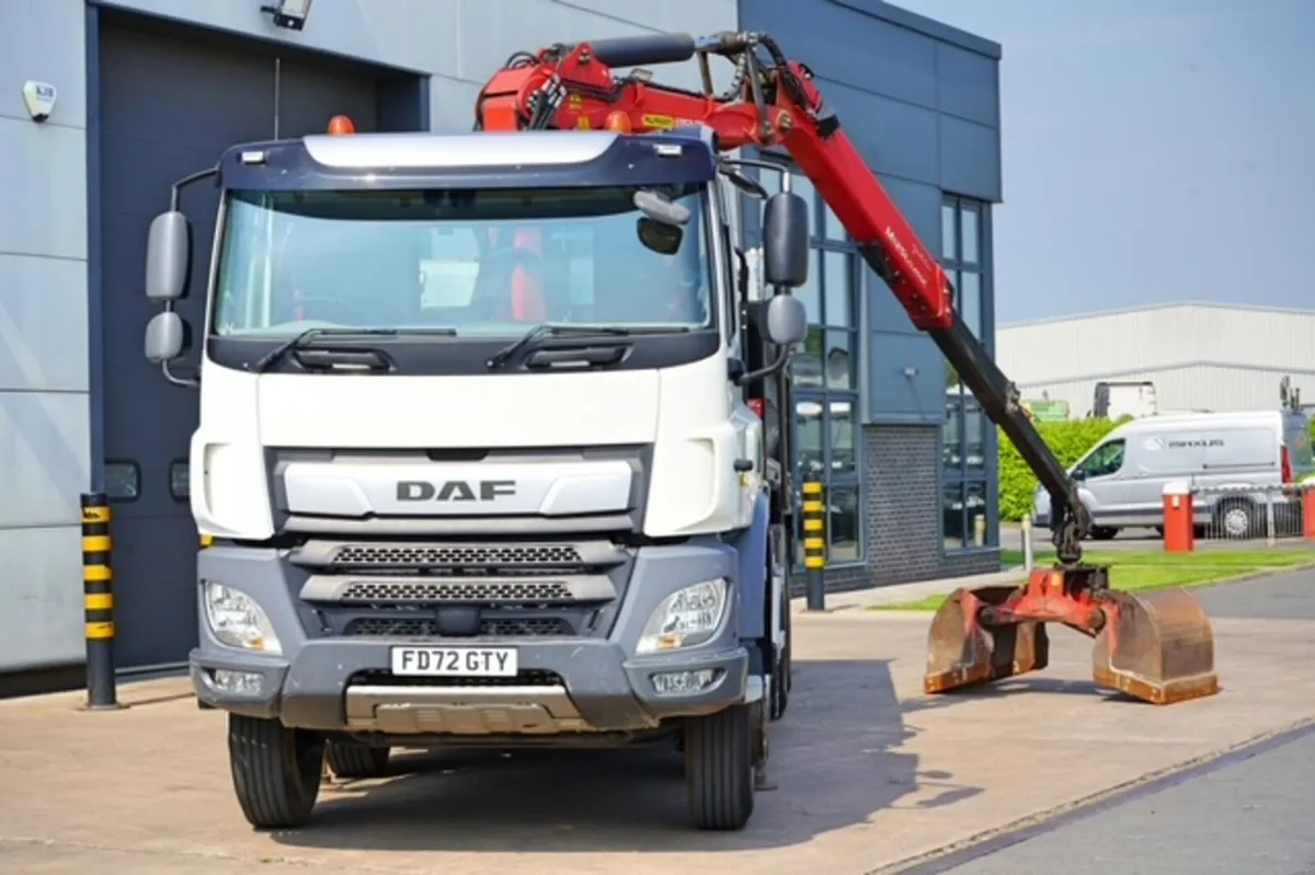 2022 DAF CF 450 8X4 TIPPER GRAB - Image 2