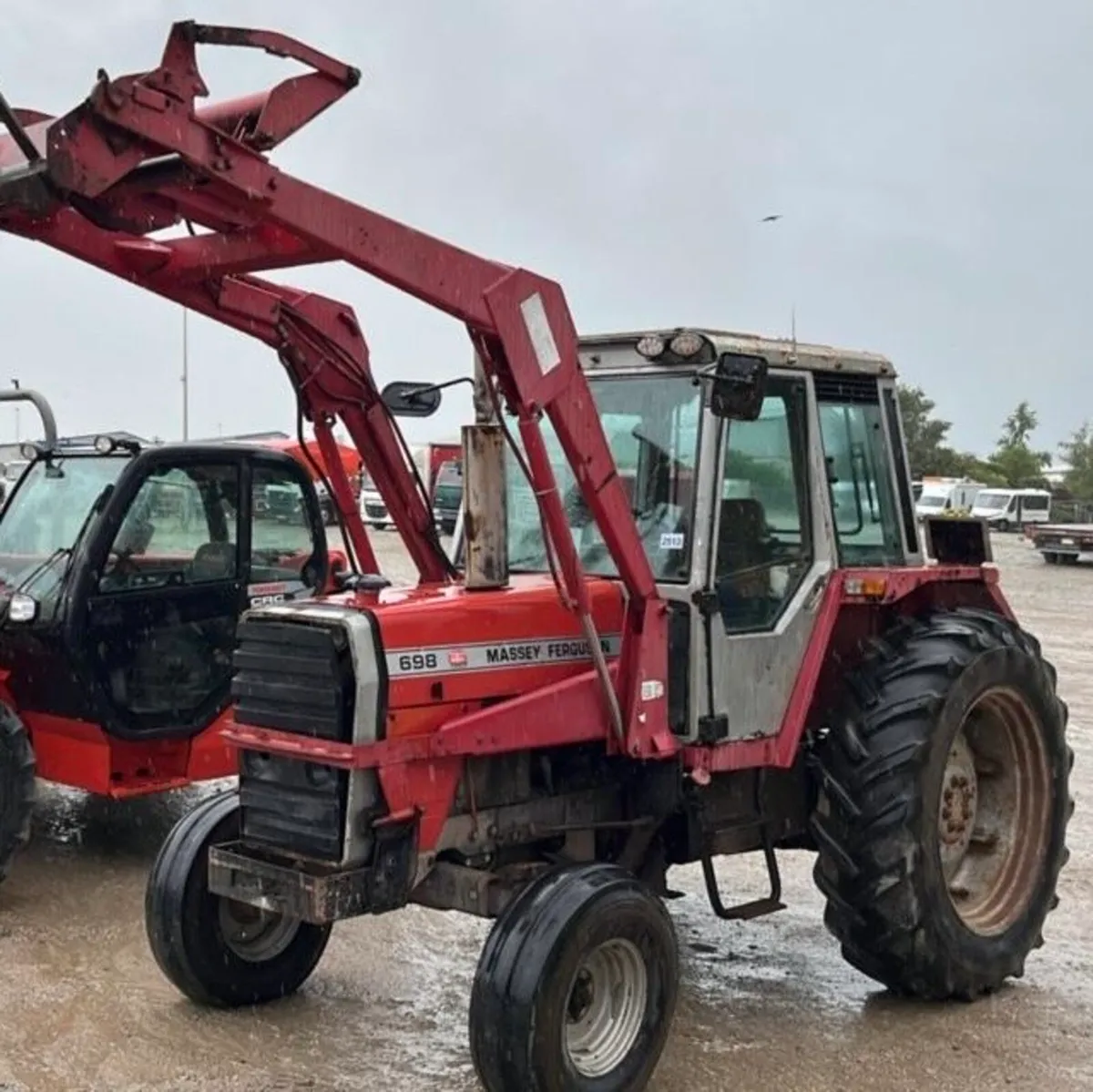 Massey Ferguson 698 - Image 1