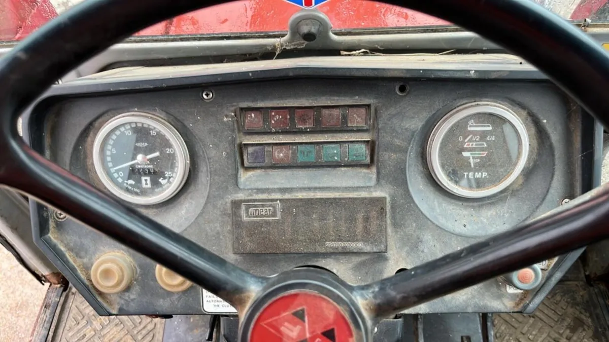 Massey Ferguson 698 - Image 3