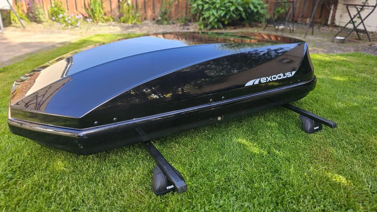 Roof box - Image 1