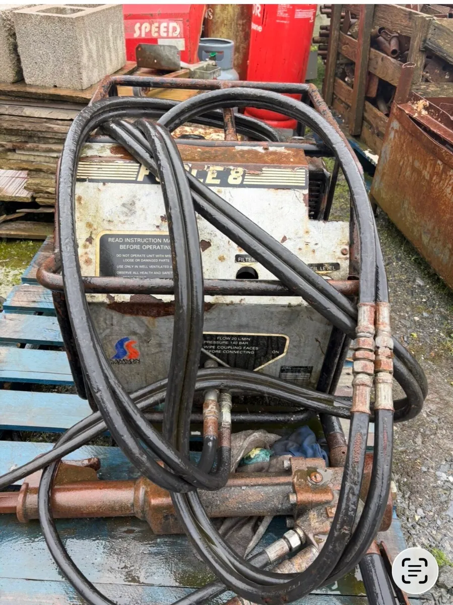 Hydraulic pack with jack hammer - Image 2