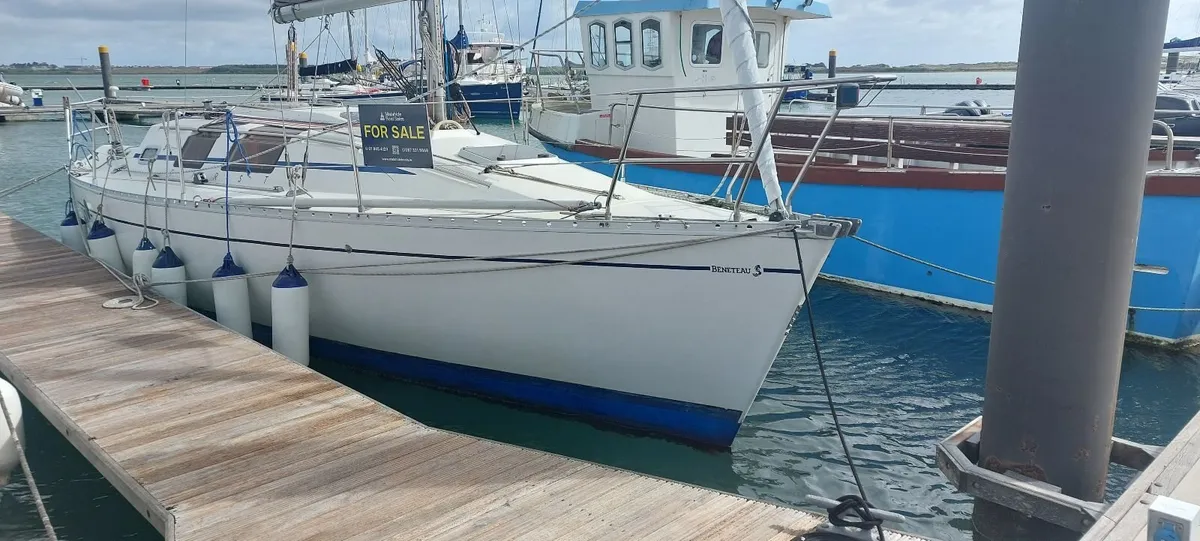 Sailing Cruiser Beneteau First 32s5 - Image 2