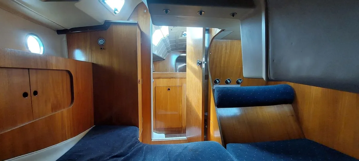 Sailing Cruiser Beneteau First 32s5 - Image 4