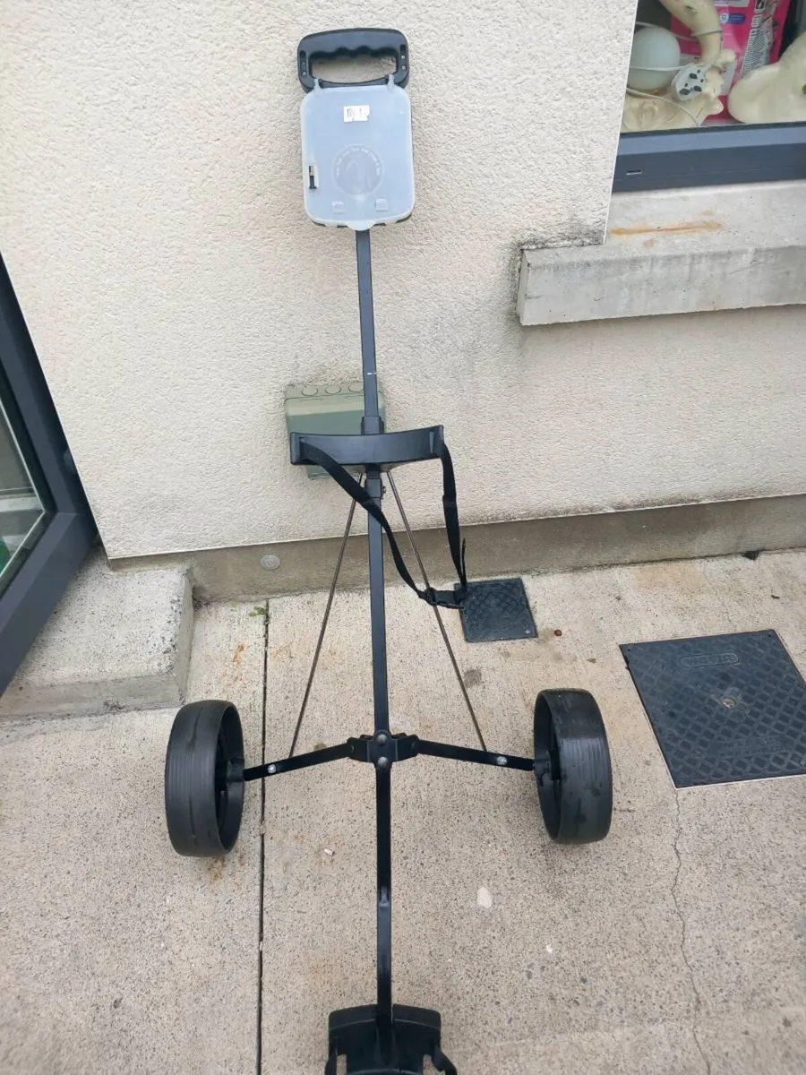 Spalding golf trolley. - Image 1