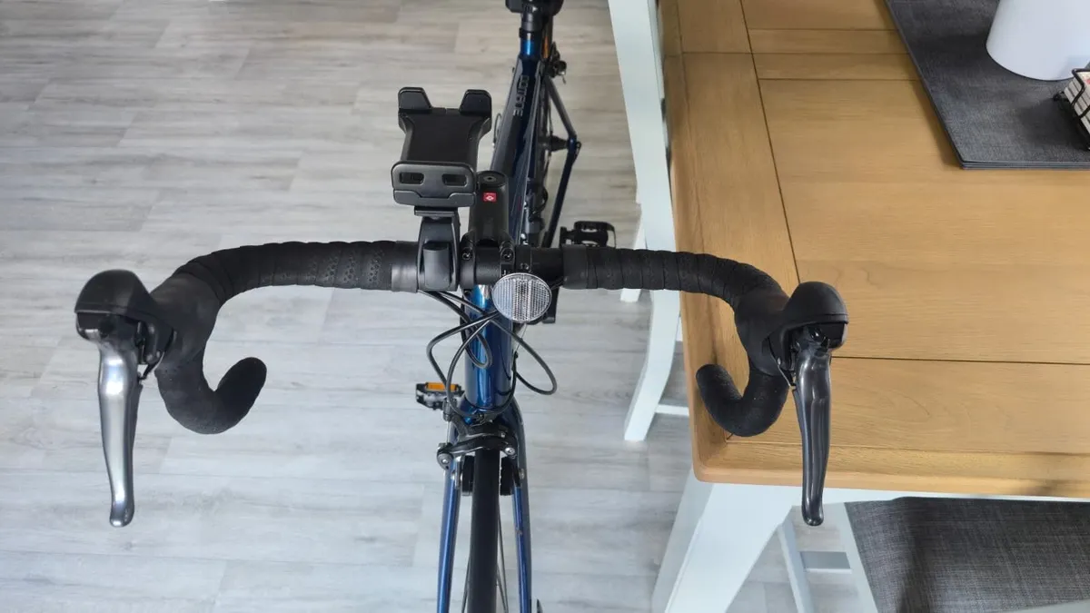 Trek Domane road bike  AL 2 Carbon fork - Image 2