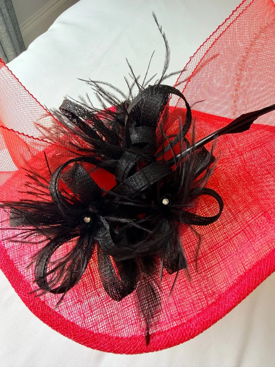 Fascinator for  Wedding - Image 2
