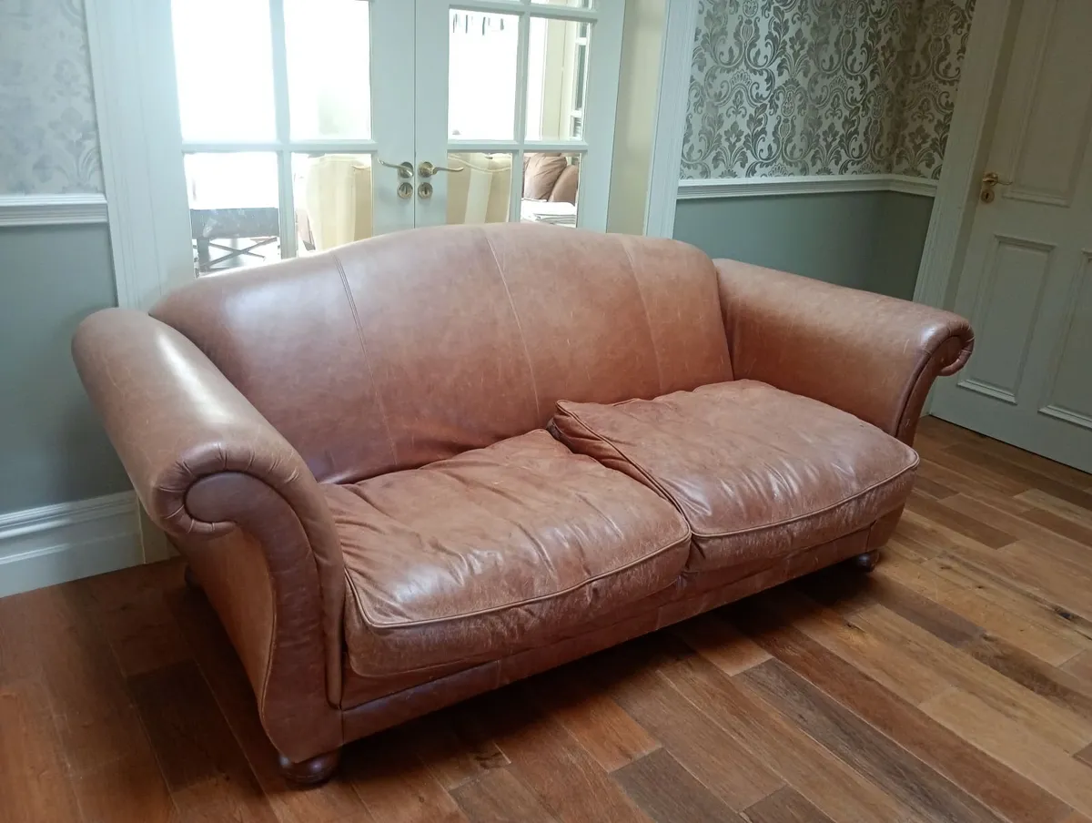 Couch - Image 4