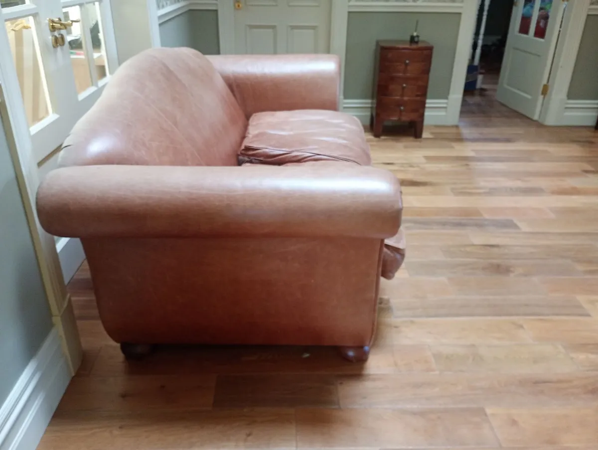 Couch - Image 2