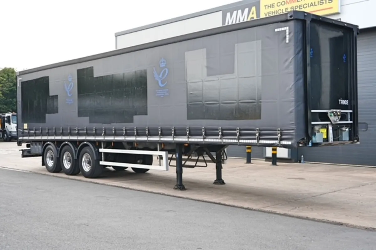 2020 MONTRACOM TRI-AXLE POSTLESS CURTAIN SIDER - Image 1