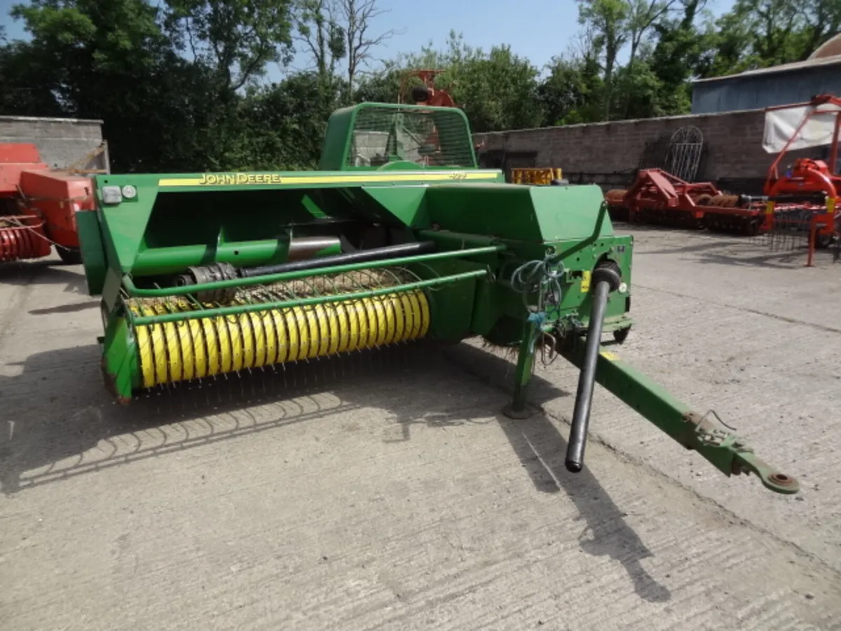 John Deere 459 Conventional Square Baler - Image 1