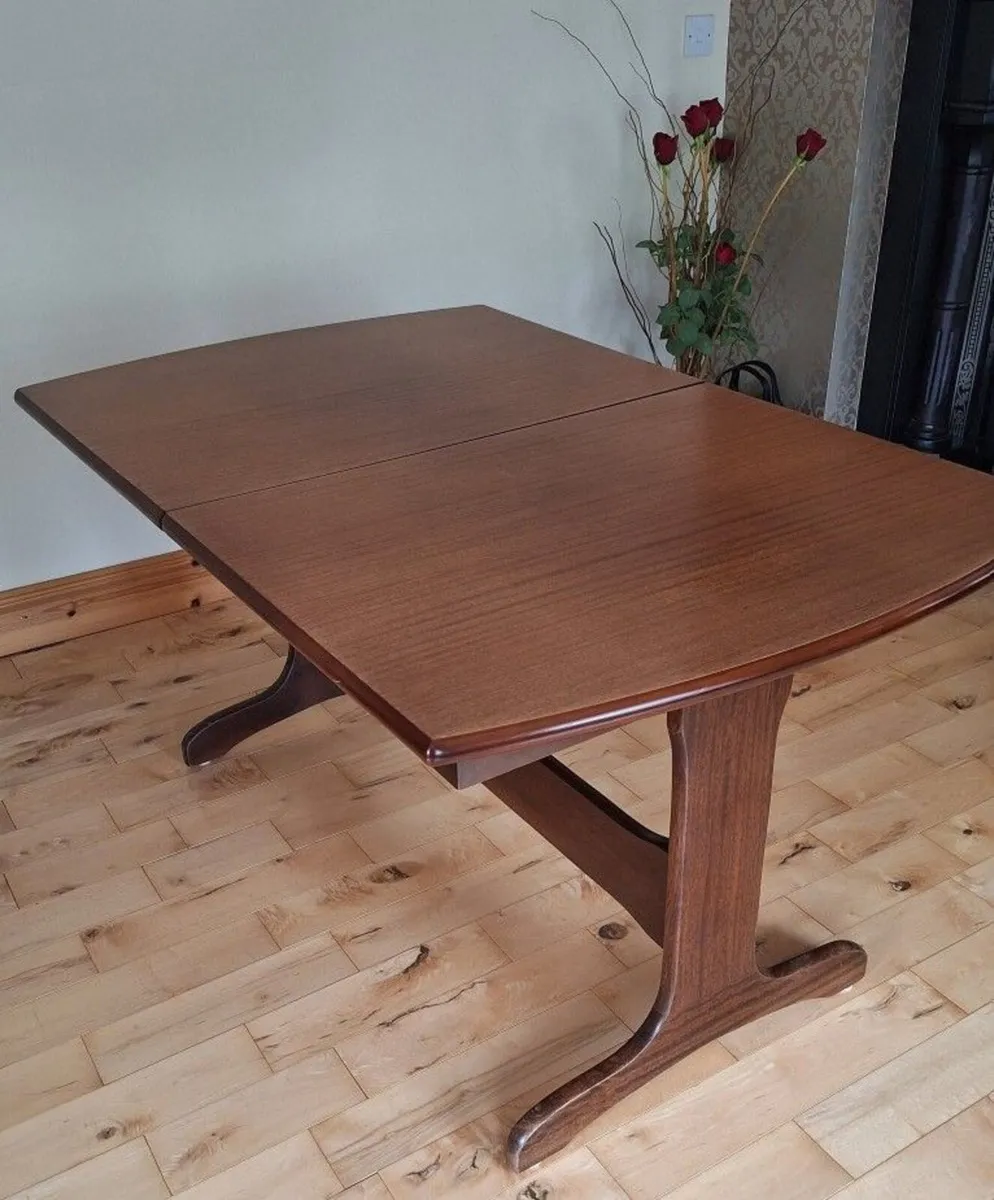 Table and Chairs - Image 1