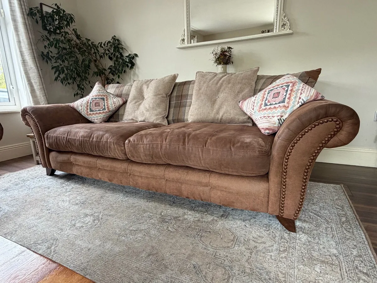 Couch - Image 2