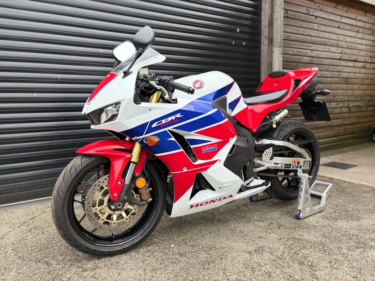 2017 Honda cbr600rr - Image 3