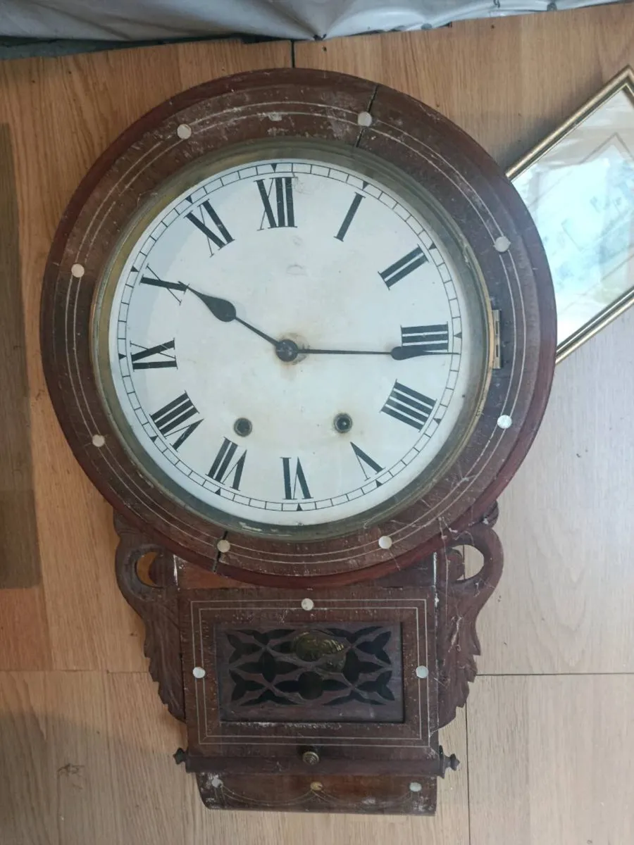 Wag of the wall Clock