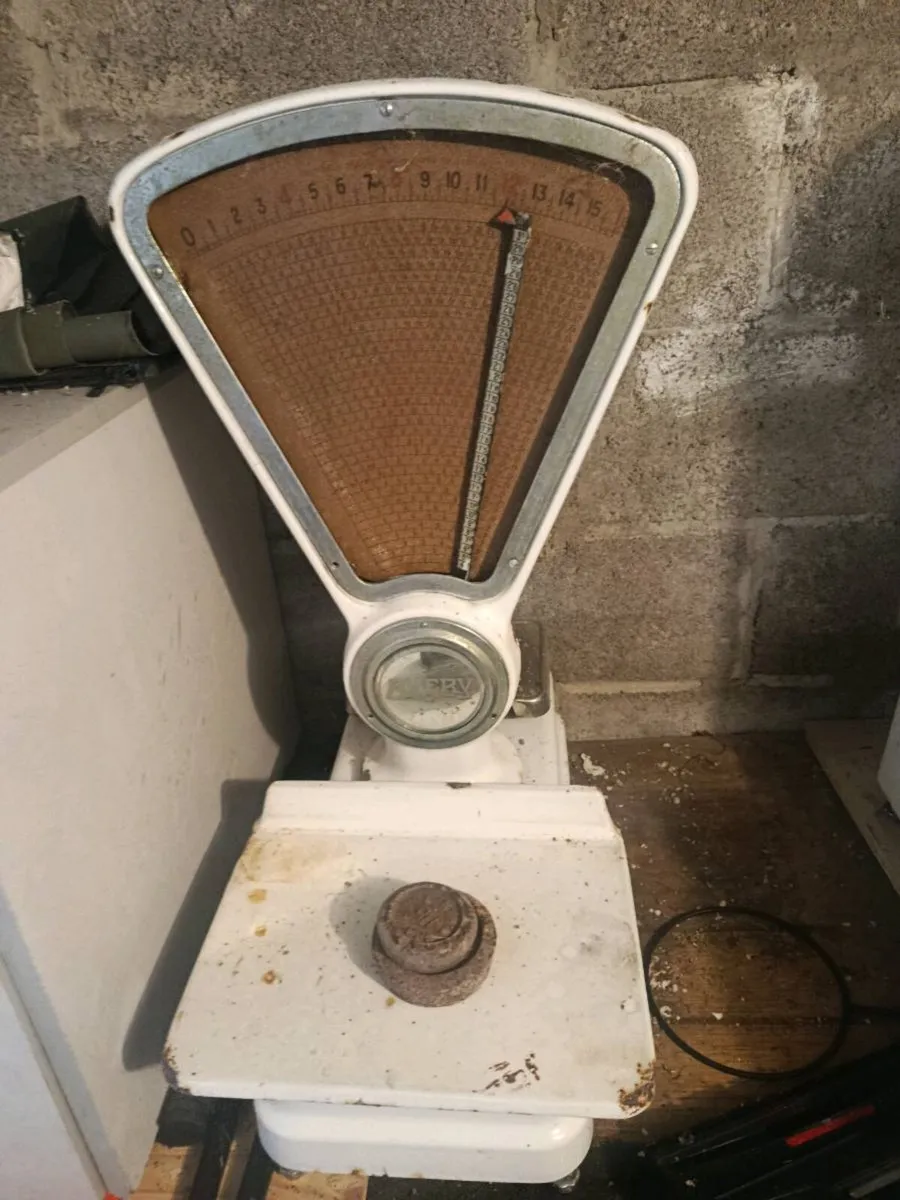 2 Old Avery Scales - Image 1