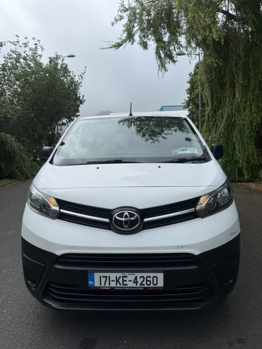 Toyota Proace 2017 3 Seater Low mileage - Image 3
