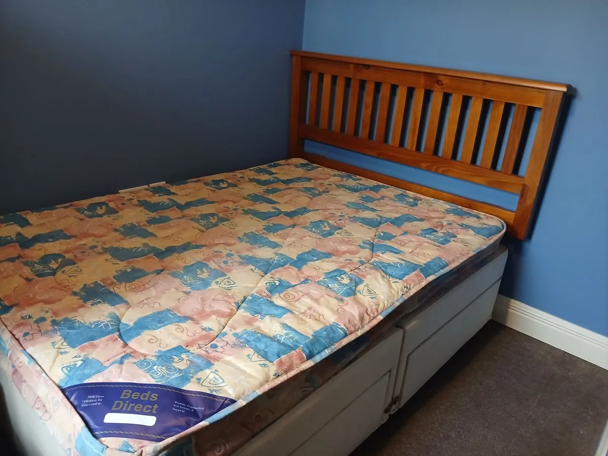 Queen size bed - Image 1