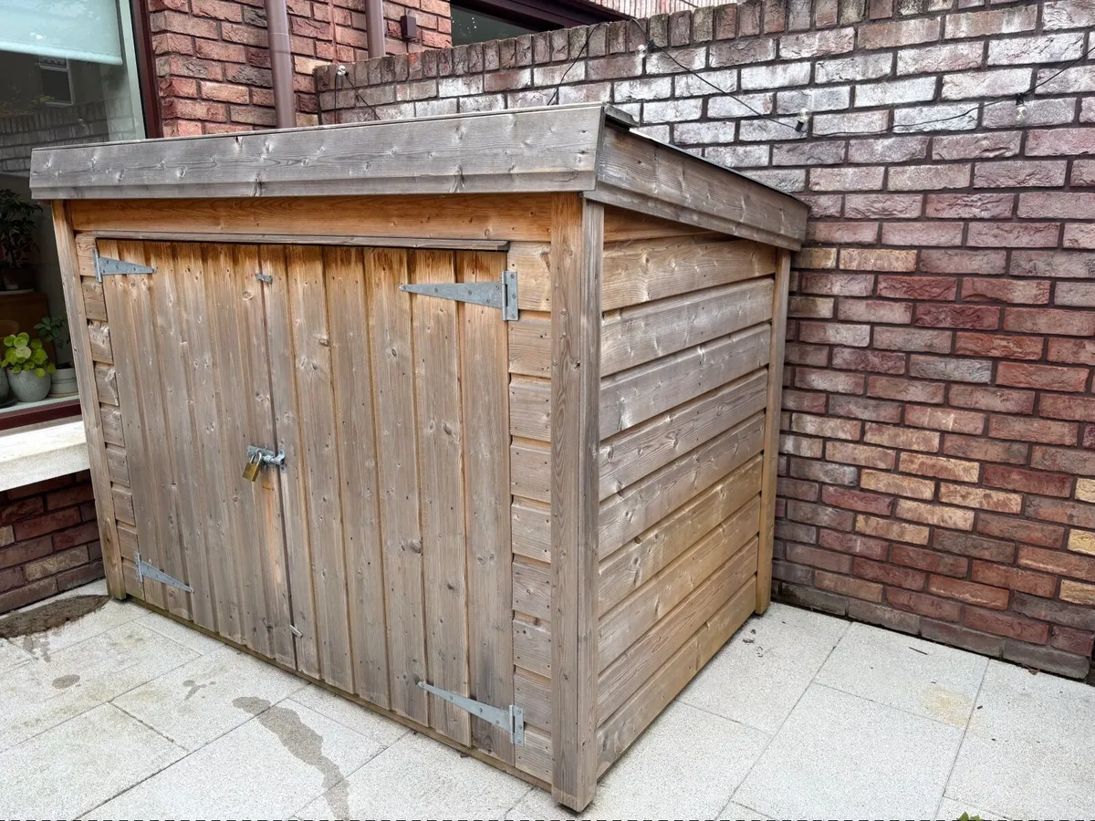 Outdoor storage shed - Image 2
