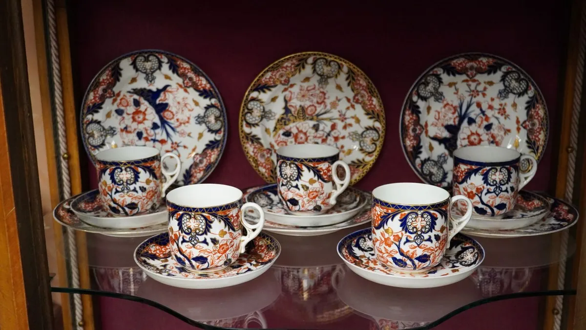 Royal Crown Derby - Image 1