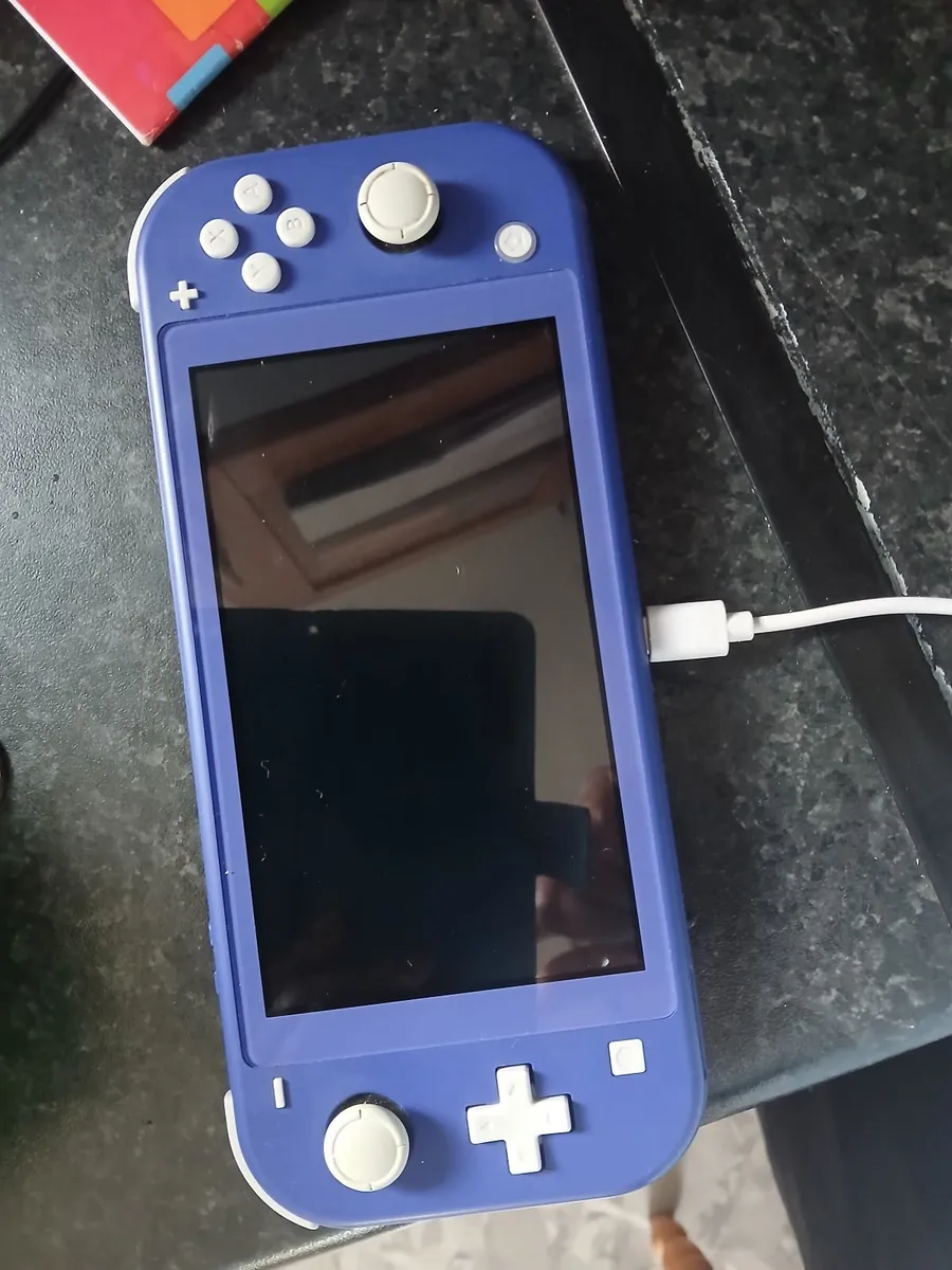 Nintendo Switch lite console €100 - Image 1