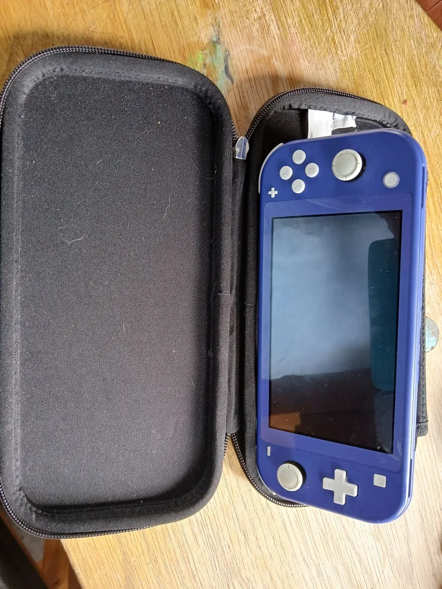 Nintendo Switch lite console €100 - Image 4
