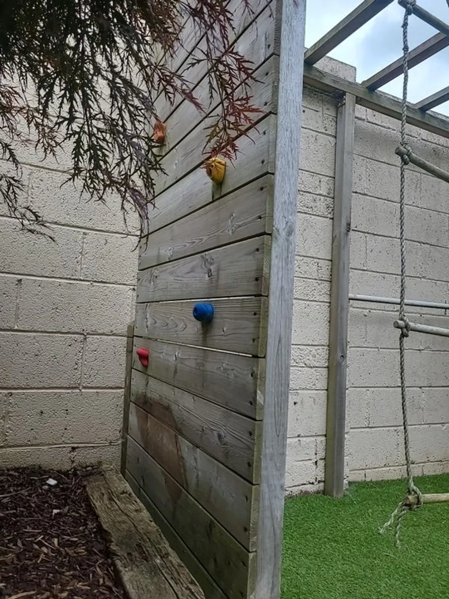 wooden climbing frame - Image 2