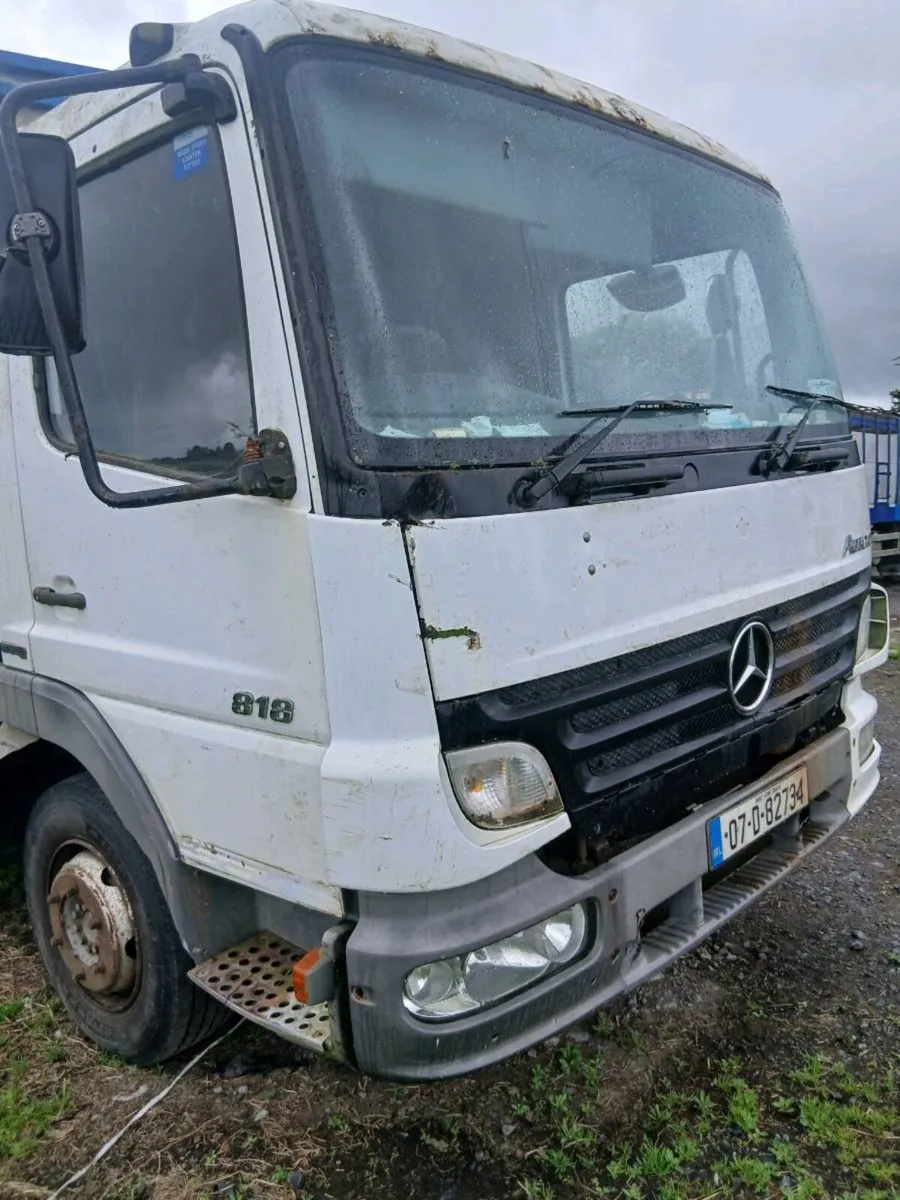 Mercedes 818 - Image 3