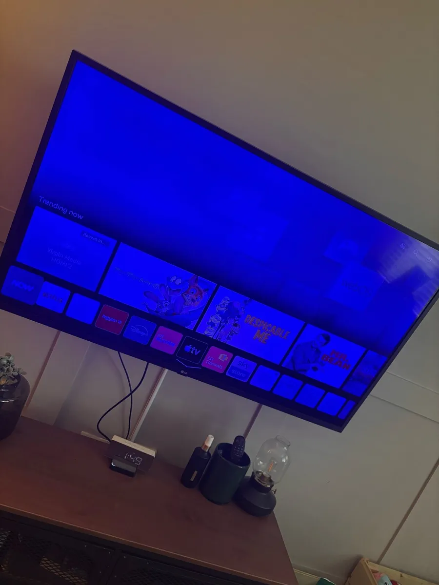 LG Smart Tv - Image 2