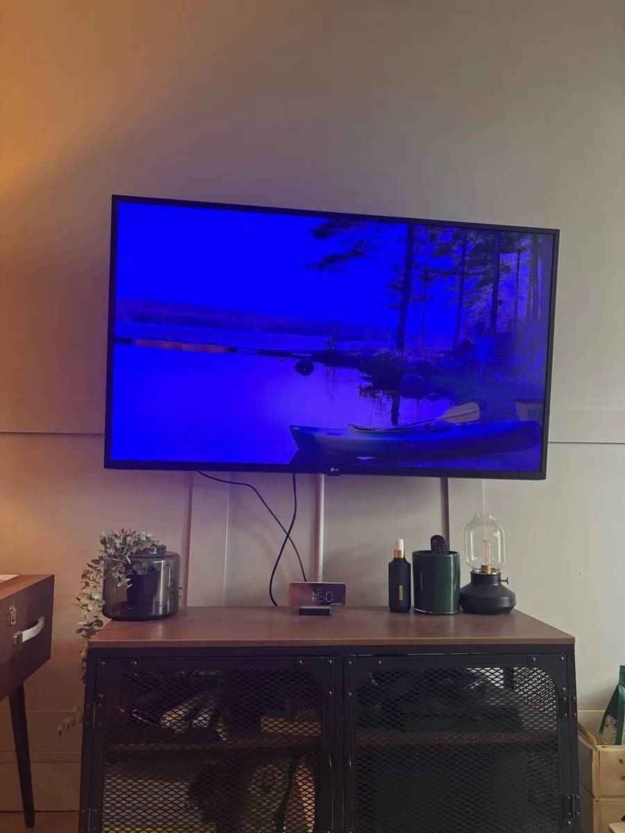 LG Smart Tv - Image 3