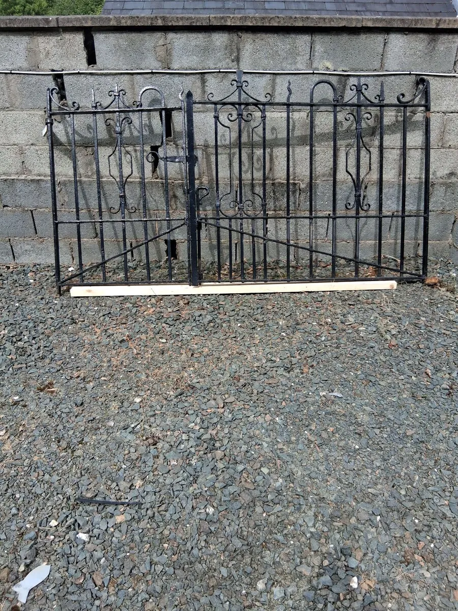Vintage wrought iron gates - Image 1