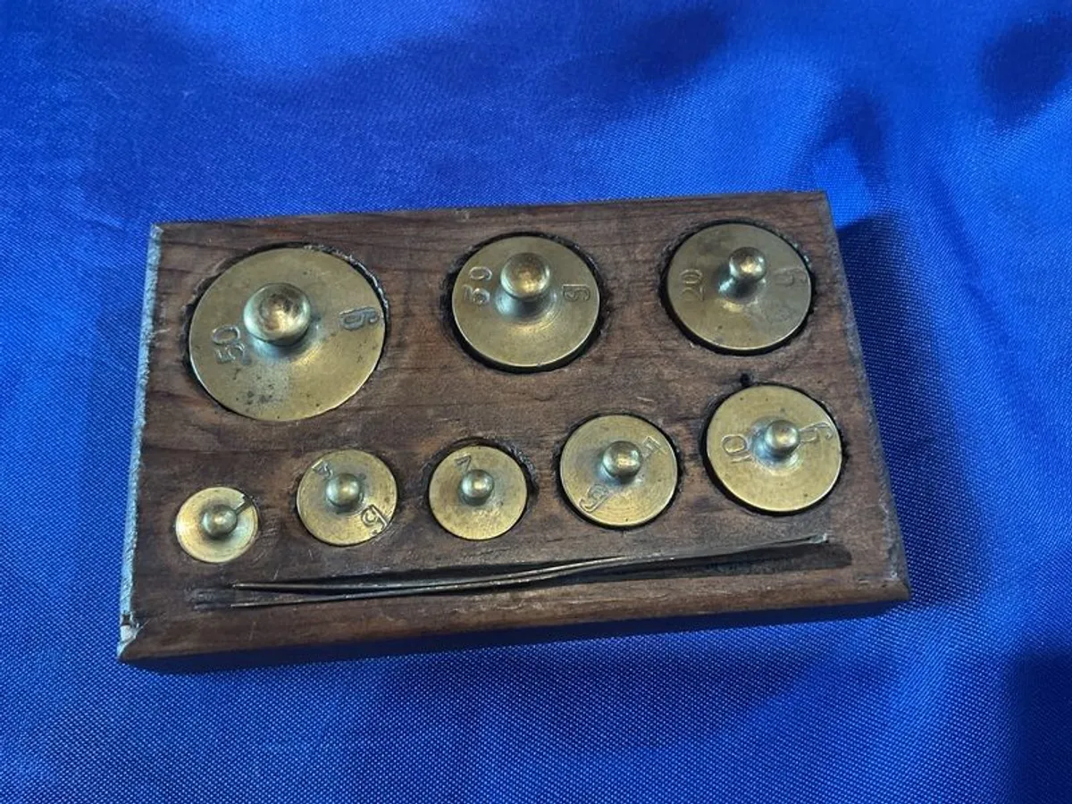 set of vintage brass weights - Image 1