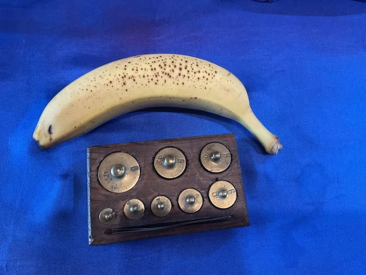 set of vintage brass weights - Image 3
