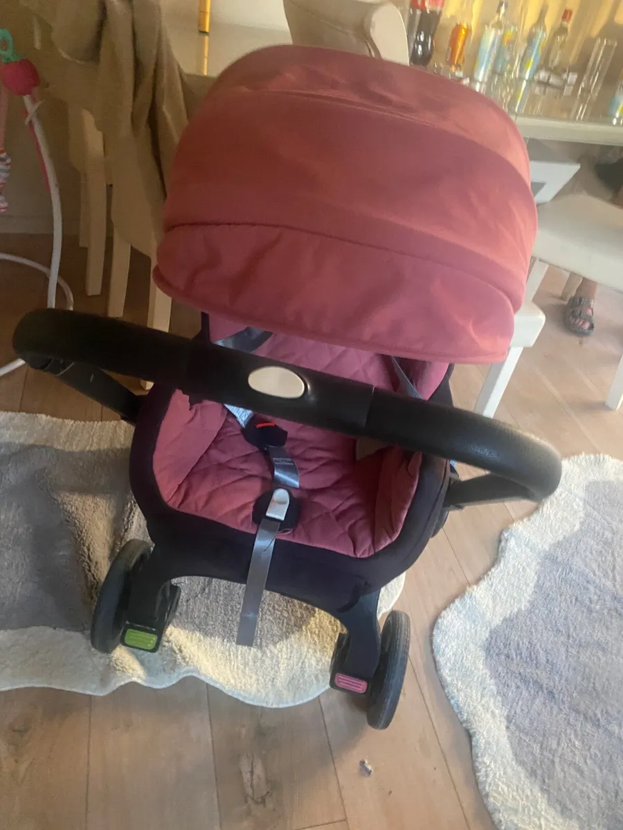 Car seat/buggy and jumperoo - Image 4